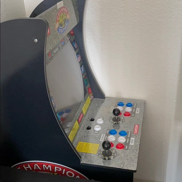 ArcadeUp StreetFighter2 game - Picture 2 of 4